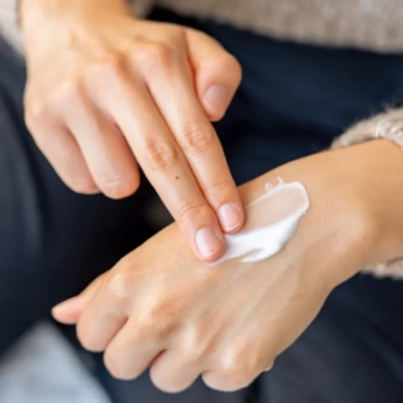 DIONIS - GOAT MILK HAND CREAM MINI, NWT - Picture 6 of 6